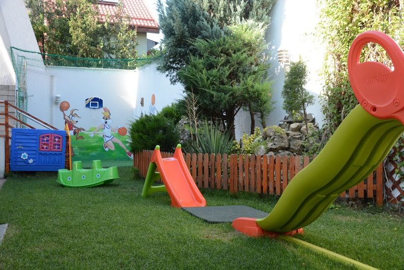 Art & Play Kindergarten - Cresa, Gradinita